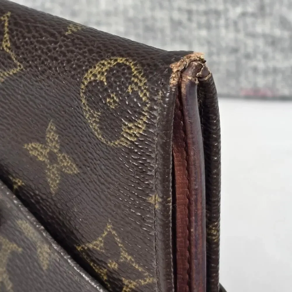 LOUIS VUITTON VINTAGE MONOGRAM CANVAS SNAP WALLET – BROWN – EDGE/INTERIOR WEAR